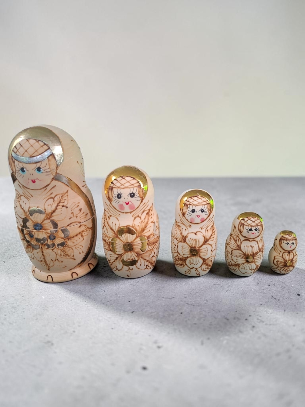 Authentic Vintage Russian Matryoshka Nesting Dolls - Made in Russia - 5 Pc Set